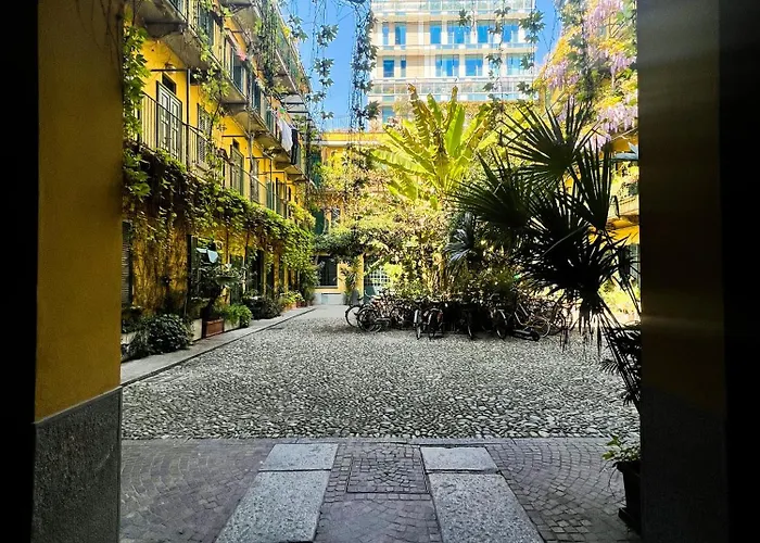 The Legend Loft - Bosco Verticale View ميلان
